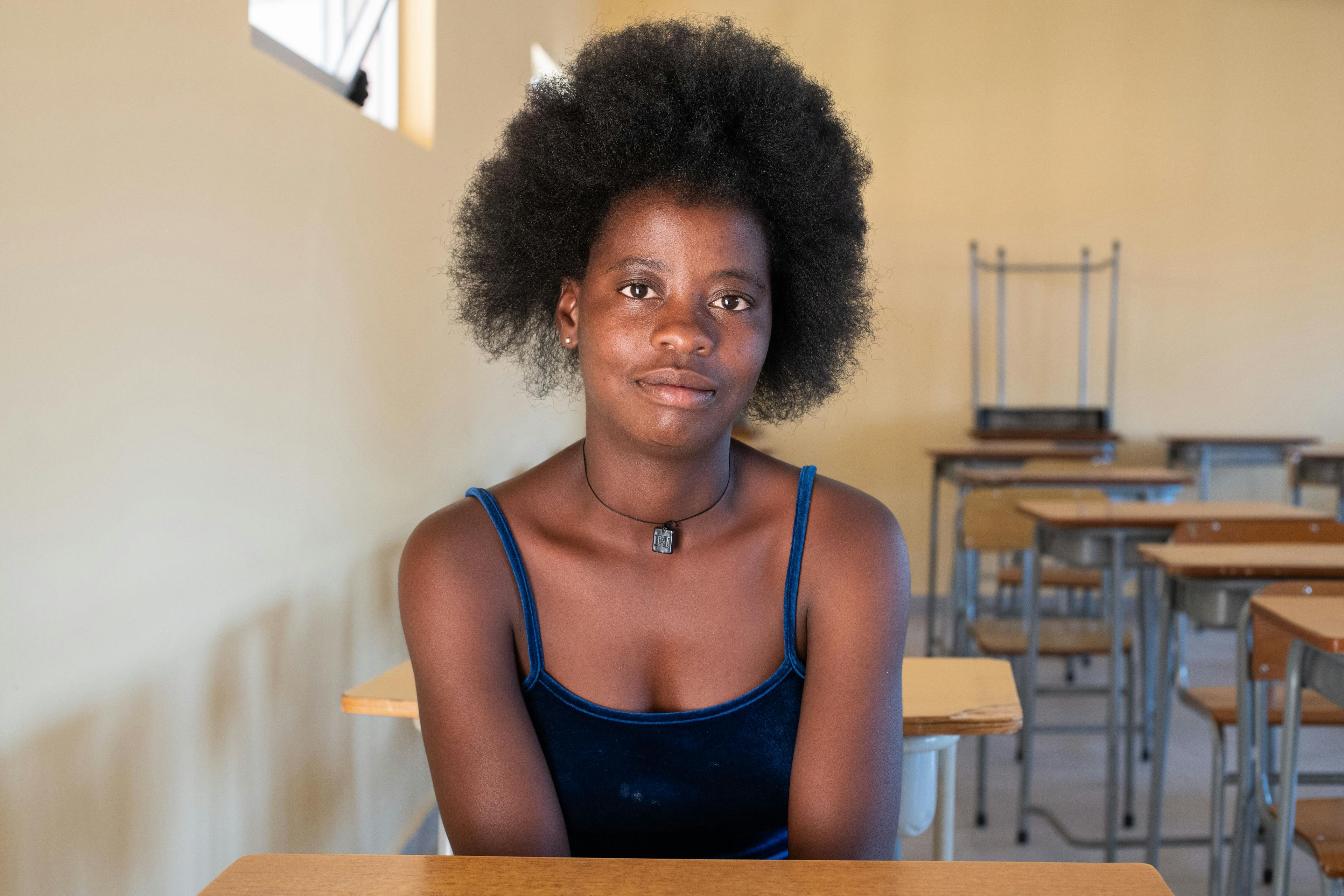 Women still held back by gender norms. Monica Henriques (19) does not see many prospects in drought-hit Cahama. She has set her sights on Ondjiva to ‘realise her dreams’. Social norms and gender barriers however lead to women being less mobile than men which makes them more vulnerable in the face of climate change. 